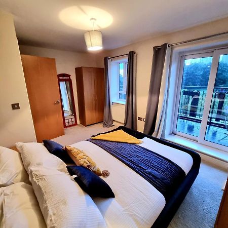 Luxury 2-Bedroom Service Apartment With Balcony Manchester Kültér fotó