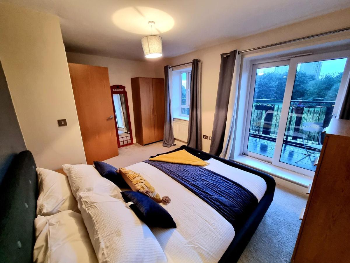 Luxury 2-Bedroom Service Apartment With Balcony Manchester Kültér fotó