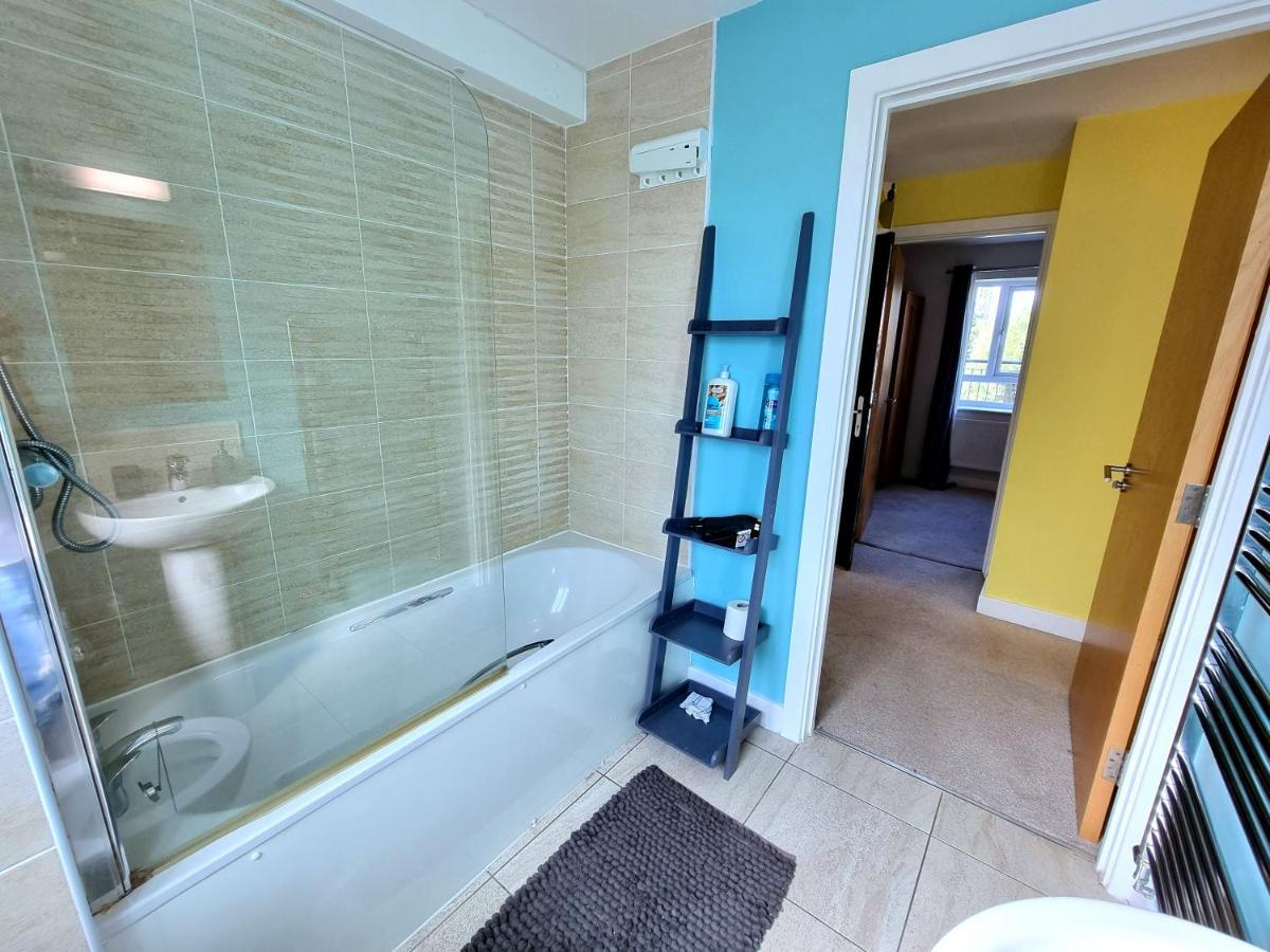 Luxury 2-Bedroom Service Apartment With Balcony Manchester Kültér fotó